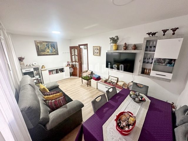 Living room of Flat for sale in  Madrid Capital  with Heating and Furnished