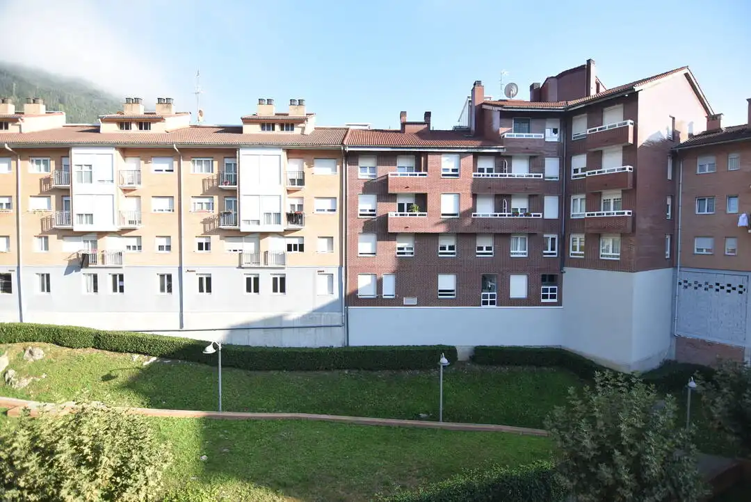 Vista exterior de Pis en venda en Mendaro, Gipuzkoa