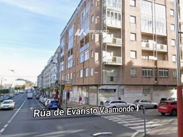 Local comercial de lloguer a 25 de Xullo
