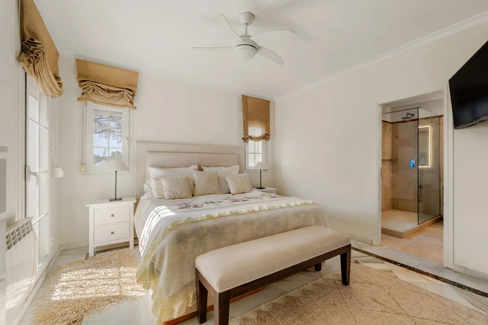 Chalet con piscina en venta en 44 Calle Pico del Naranco, imagen 23