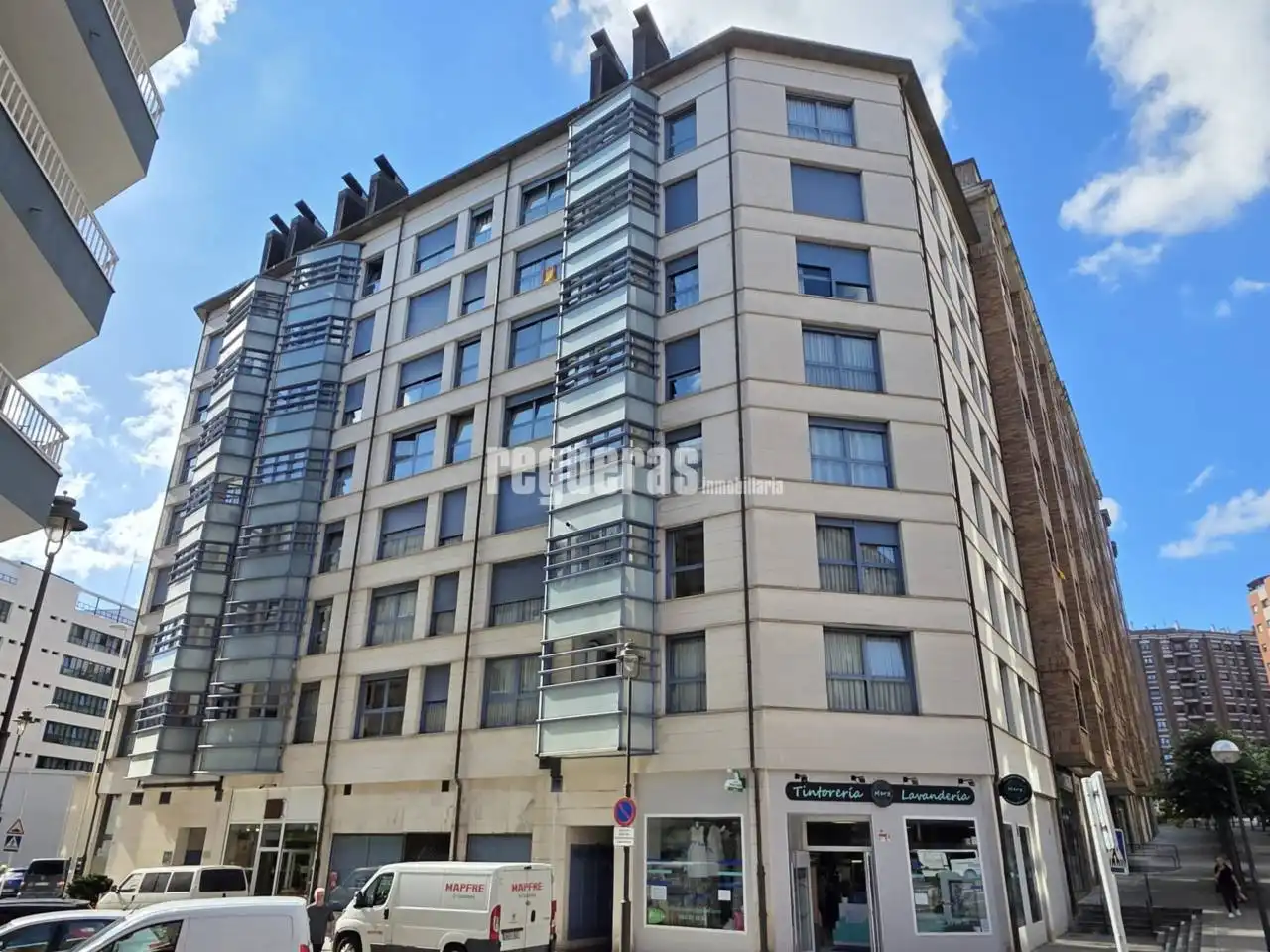 Vista exterior de Apartamento de alquiler en Avilés con Calefacción