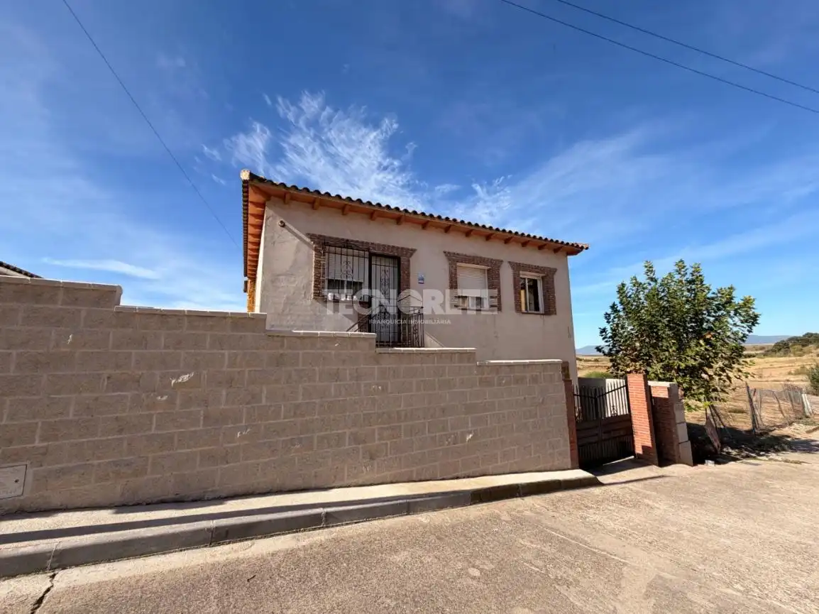 Casa amb terrassa en venda a El Casar de Escalona, imagen 2