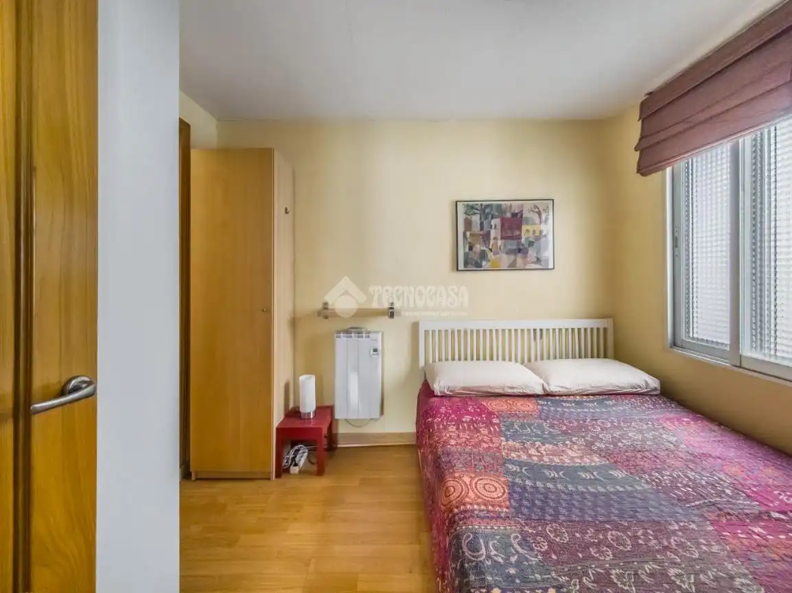 Schlafzimmer von Wohnung zum Verkauf in Madrid mit Klimaanlage und Heizung