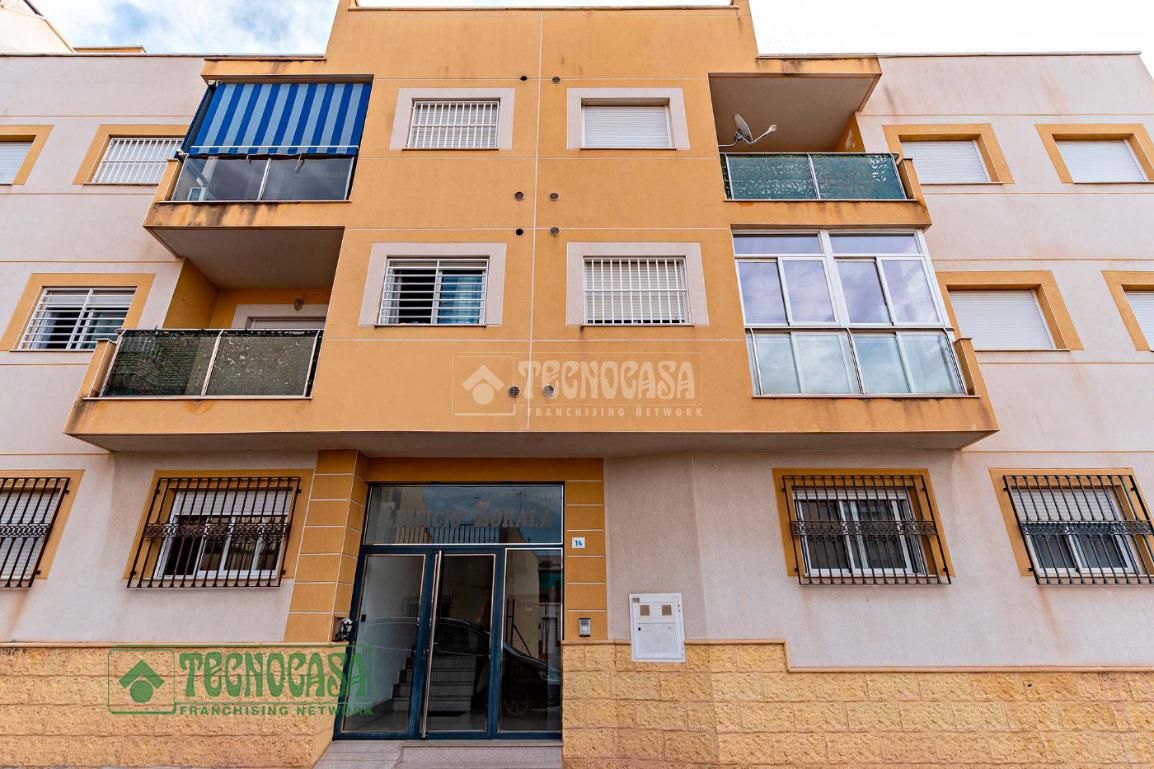 Vista exterior de Piso en venta en El Ejido