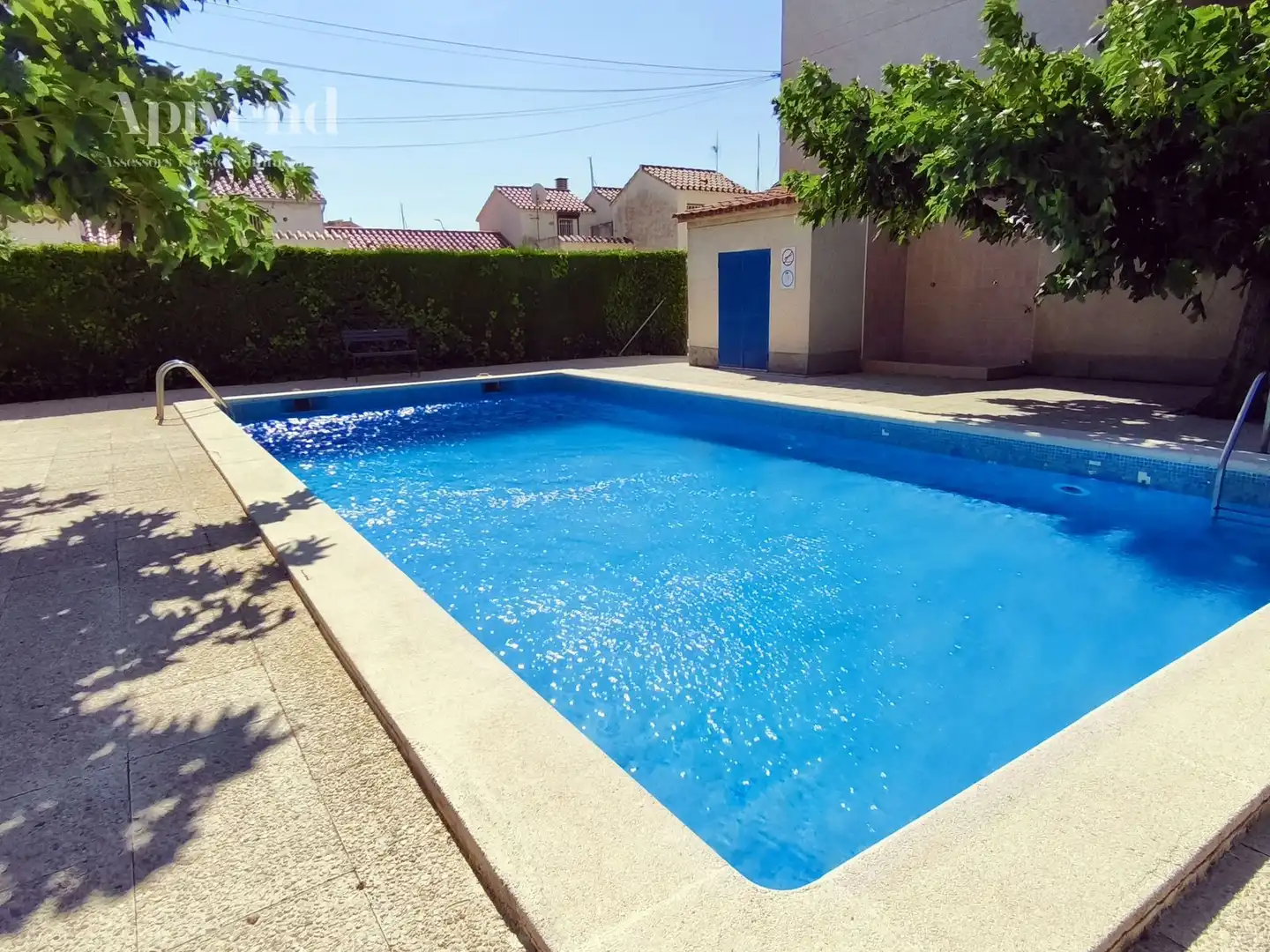 Schwimmbecken von Wohnung zum Verkauf in Roses mit Klimaanlage, Heizung und Terrasse