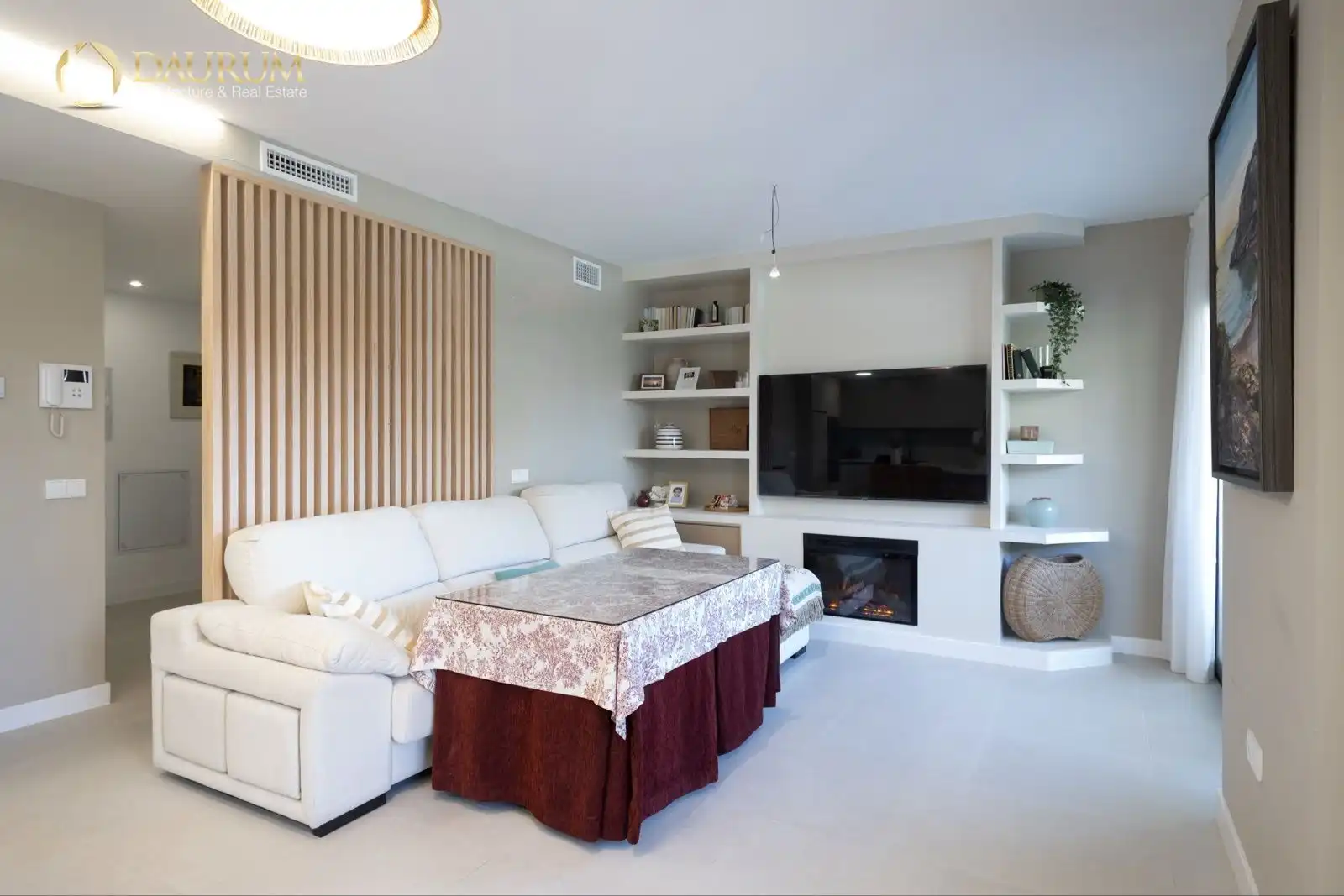 Flat with pool for sale in JUAN GOROSTIDI