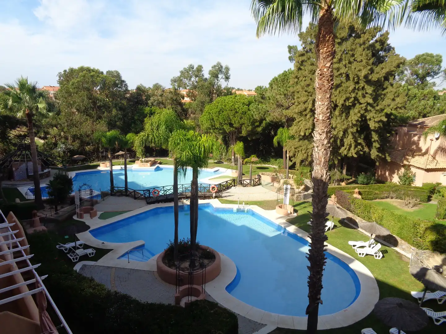 Piscina de Casa adosada en venda en Islantilla amb Terrassa, Traster i Piscina comunitària