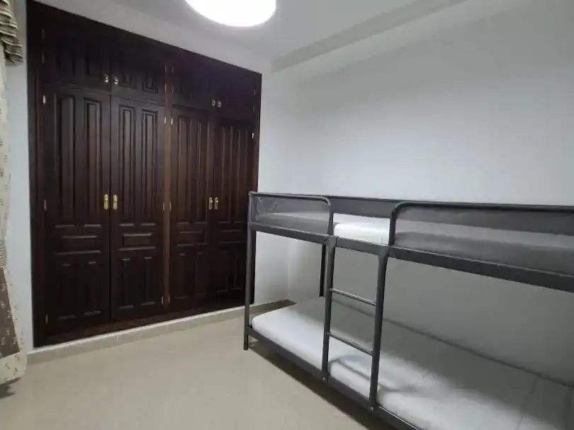 Dormitori de Pis en venda en Bornos amb Aire condicionat, Jardí privat i Moblat