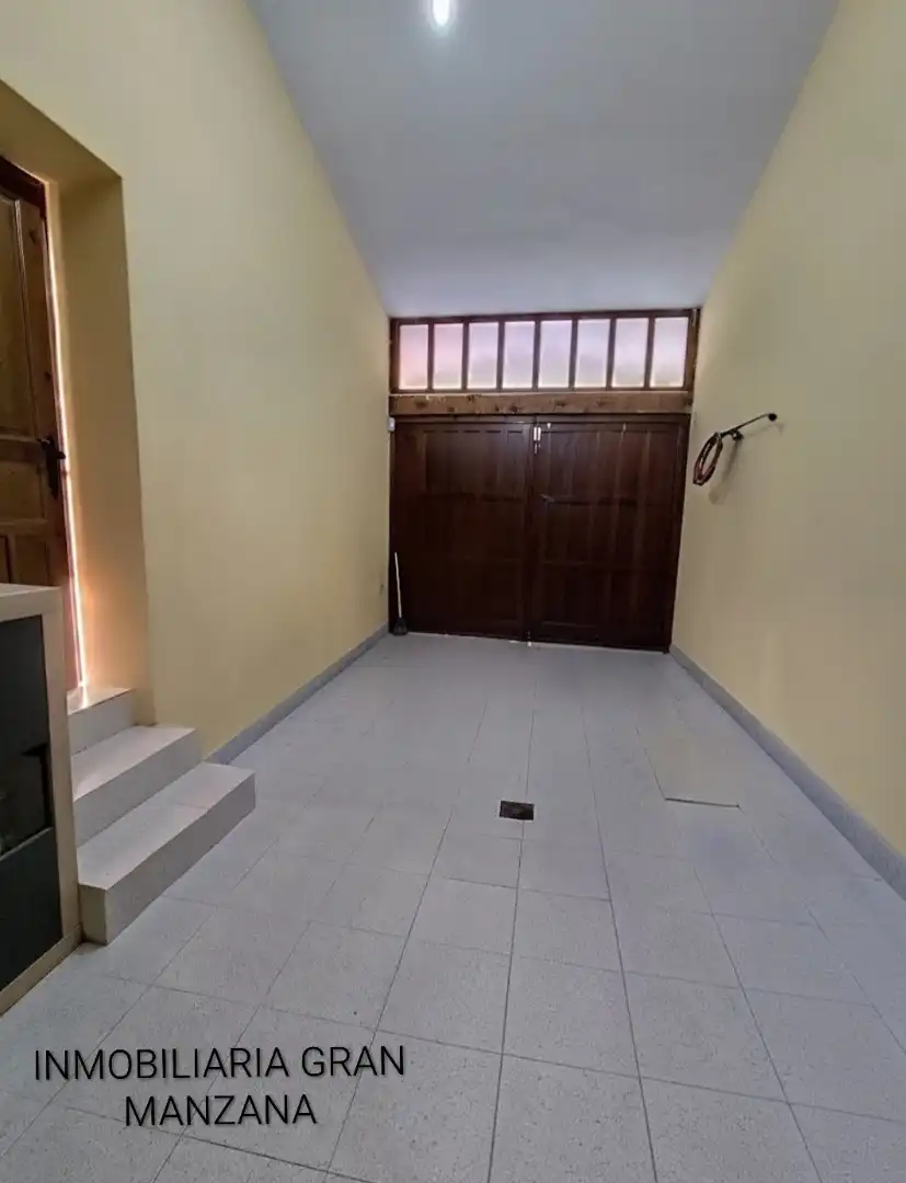 Casa adosada en venta en Las Quintanillas con Calefacción, Jardín privado y Parquet