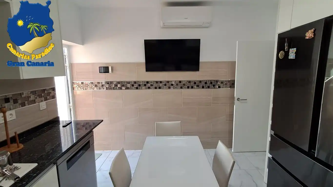 Cuina de Casa o xalet en venda en San Bartolomé de Tirajana amb Aire condicionat, Terrassa i Moblat