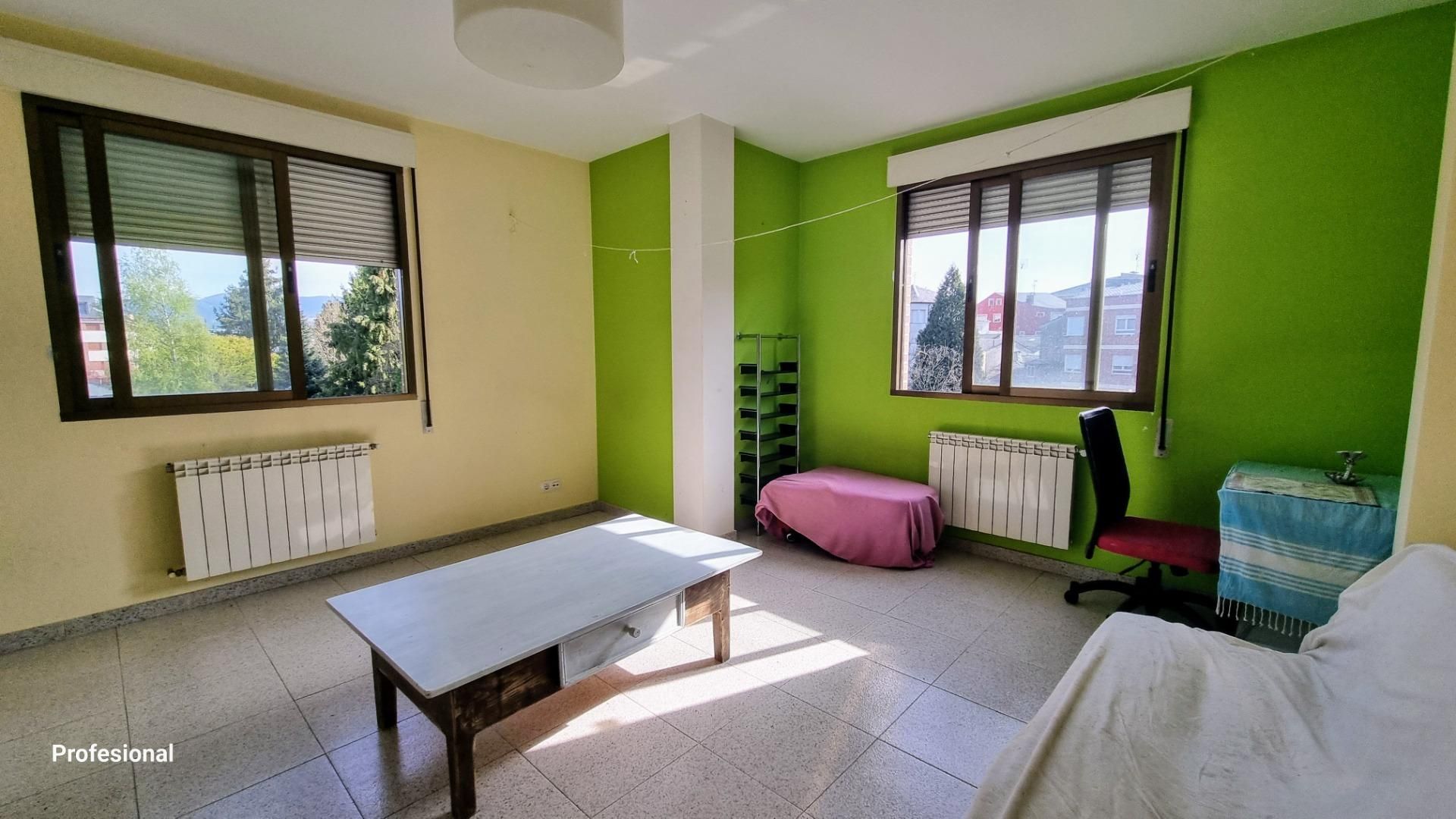 Bedroom of Flat for sale in Cacabelos  with Heating and Terrace