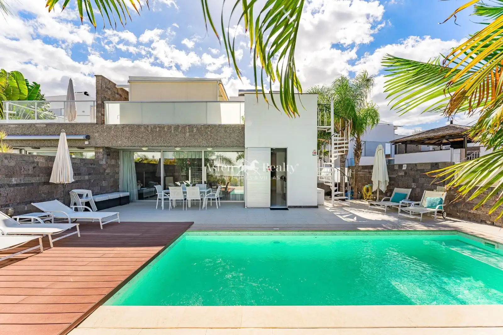 House with pool for sale in Londres, imagen 5