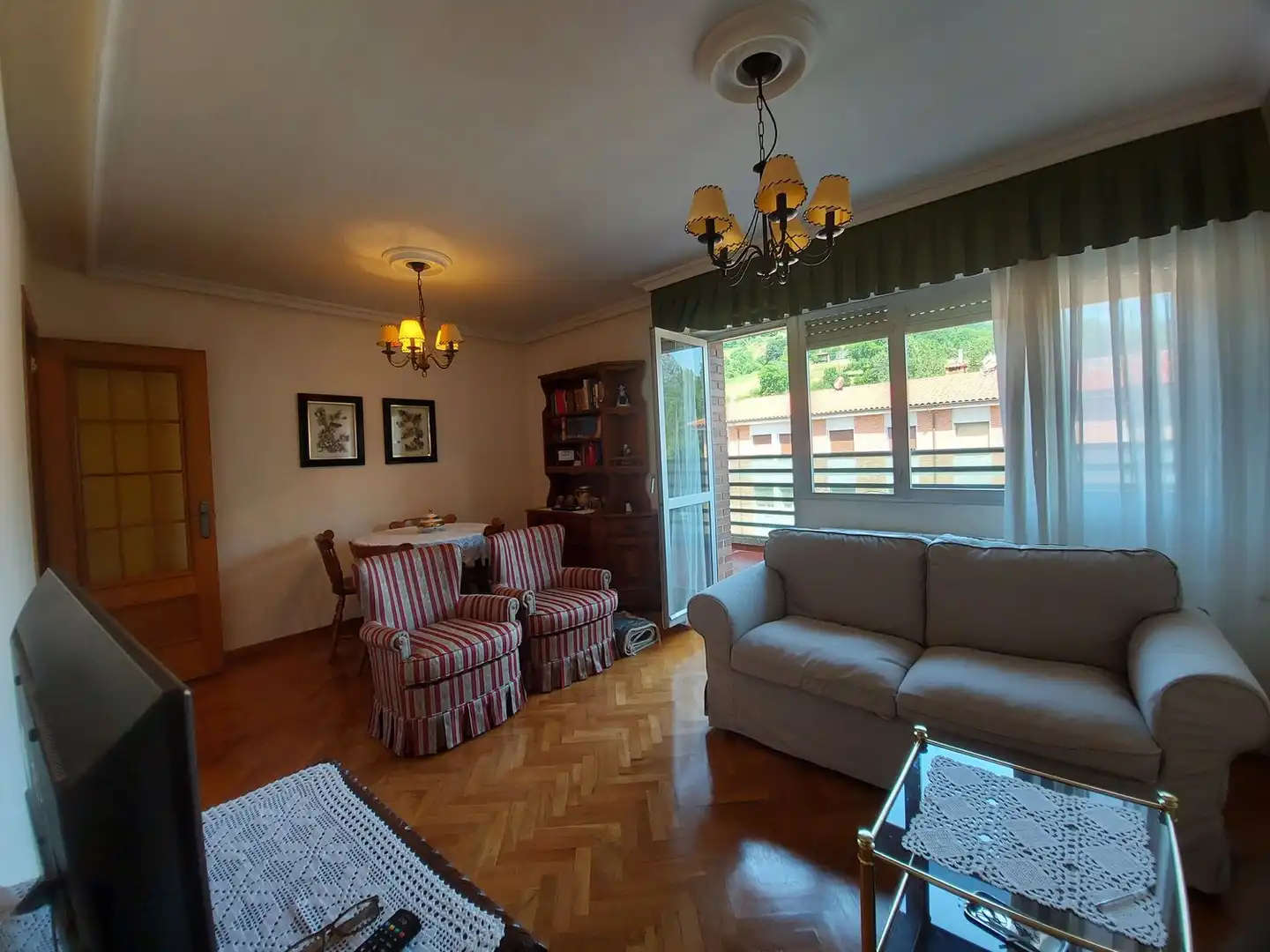 Sala d'estar de Pis en venda en Teverga amb Calefacció, Terrassa i Traster