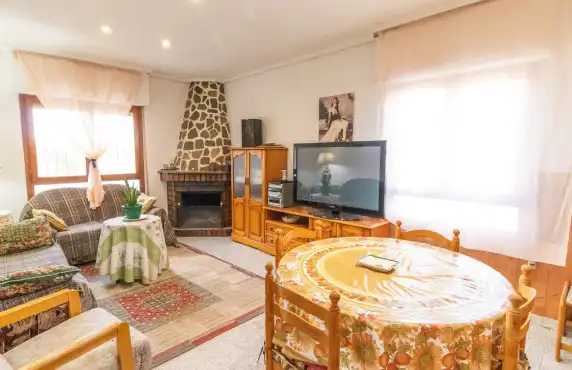 Sala d'estar de Casa o xalet en venda en Elche / Elx amb Jardí privat, Terrassa i Piscina