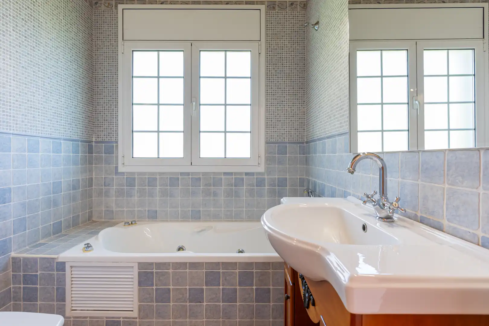 Bathroom of Houses for sale in Terrassa  with Heating, Private garden and Terrace