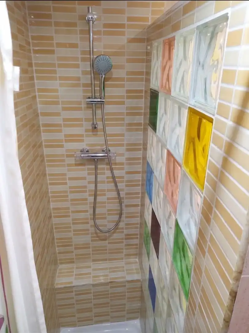 Badezimmer von Wohnungen zum Verkauf in Torrox mit Möbliert und Gemeinschaftspool