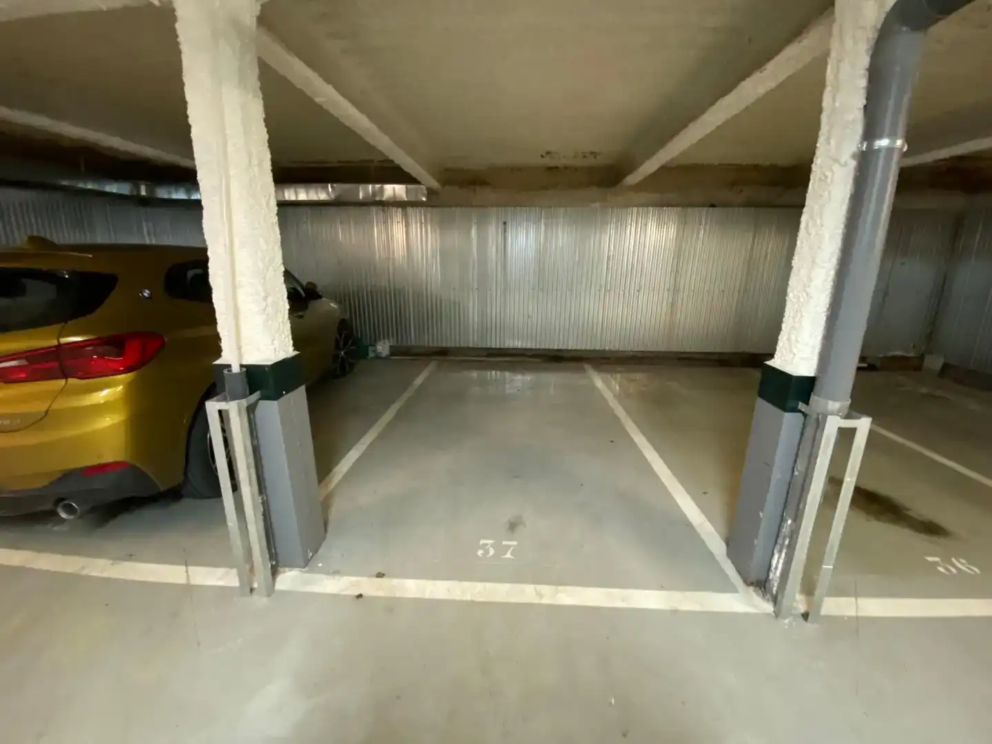 Parkplatz von Garage zur Miete in Madrid