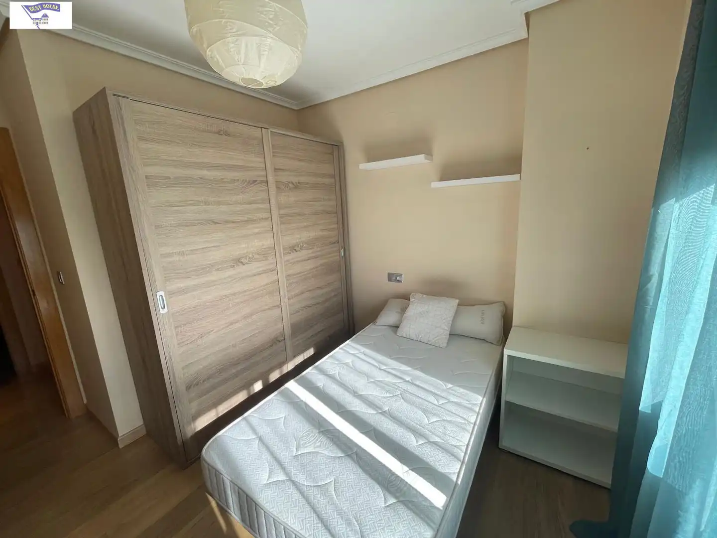 Habitación de Piso de alquiler en Albacete con Calefacción, Trastero y Amueblado