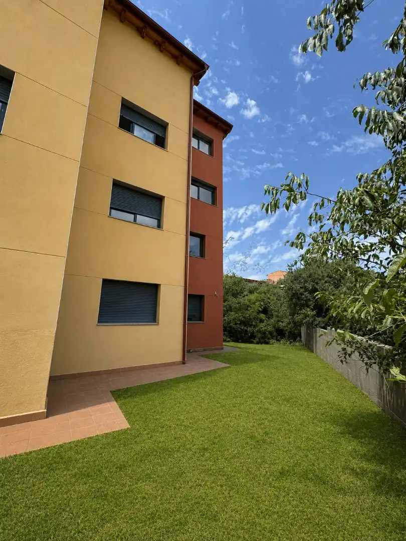 Vista exterior de Piso en venta en Tremp con Jardín privado, Trastero y Balcón