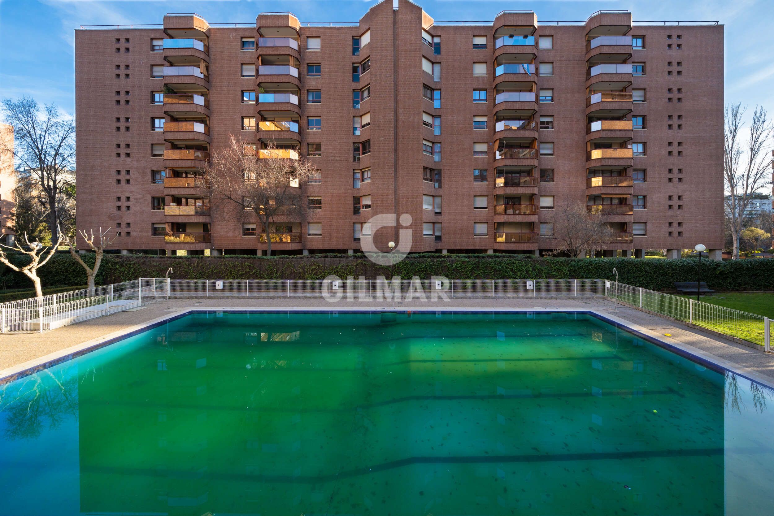 Piscina de Dúplex en venda en  Madrid Capital amb Terrassa, Traster i Piscina