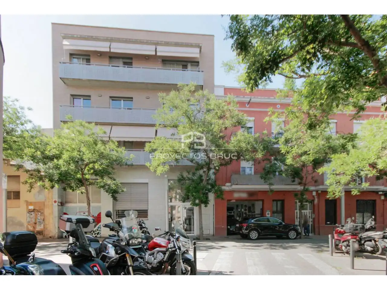 Vista exterior de Dúplex en venda en Barcelona amb Aire condicionat i Terrassa