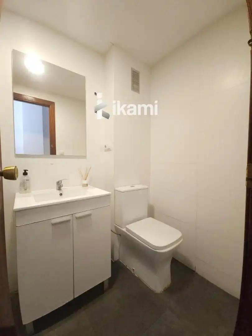 Baño de Piso en venta en Valencia con Aire acondicionado, Calefacción y Terraza