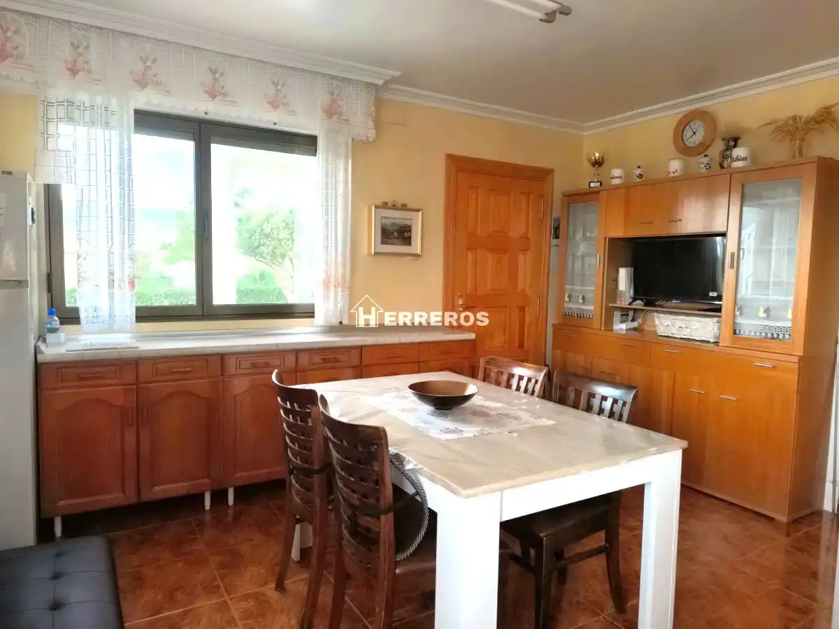 Chalet con jardín en venta en revilla, imagen 9