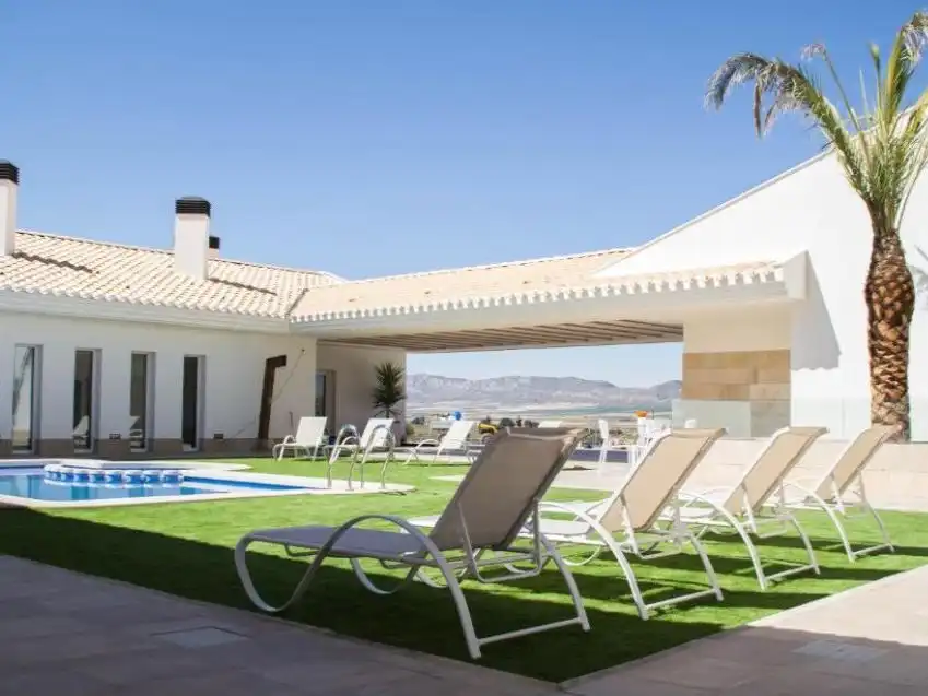 Detached house with pool for sale in Calle del Vino 1, imagen 2
