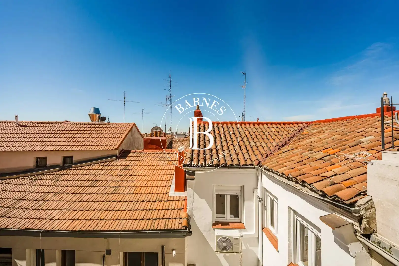 Außenansicht von Wohnung zur Miete in Madrid mit Klimaanlage, Heizung und Ofen