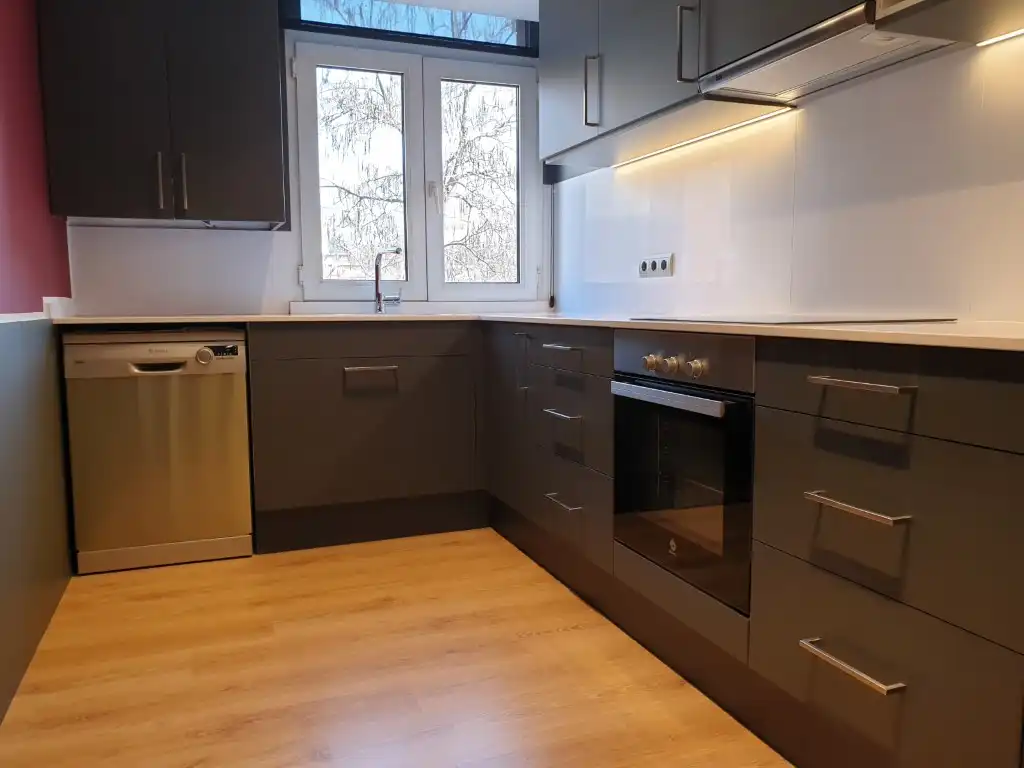 Cocina de Piso de alquiler en Girona Capital con Aire acondicionado, Horno y Lavadora