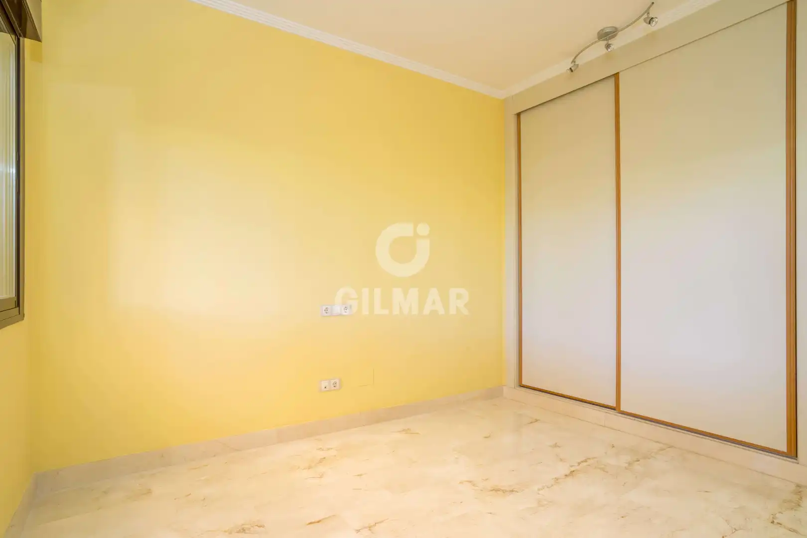Dormitori de Dúplex en venda en Estepona amb Calefacció, Jardí privat i Traster