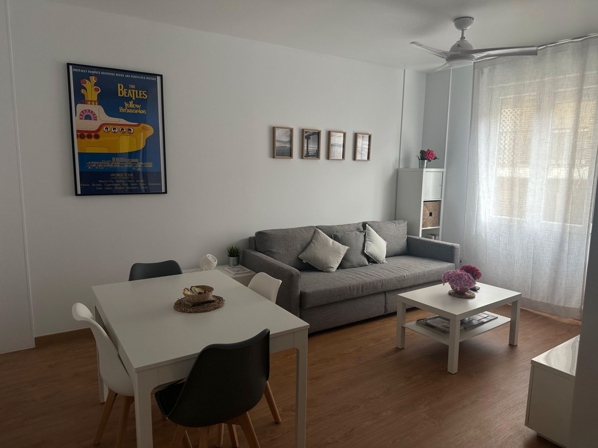 Sala d'estar de Pis de lloguer en Santander amb Moblat, Rentadora i Balcó