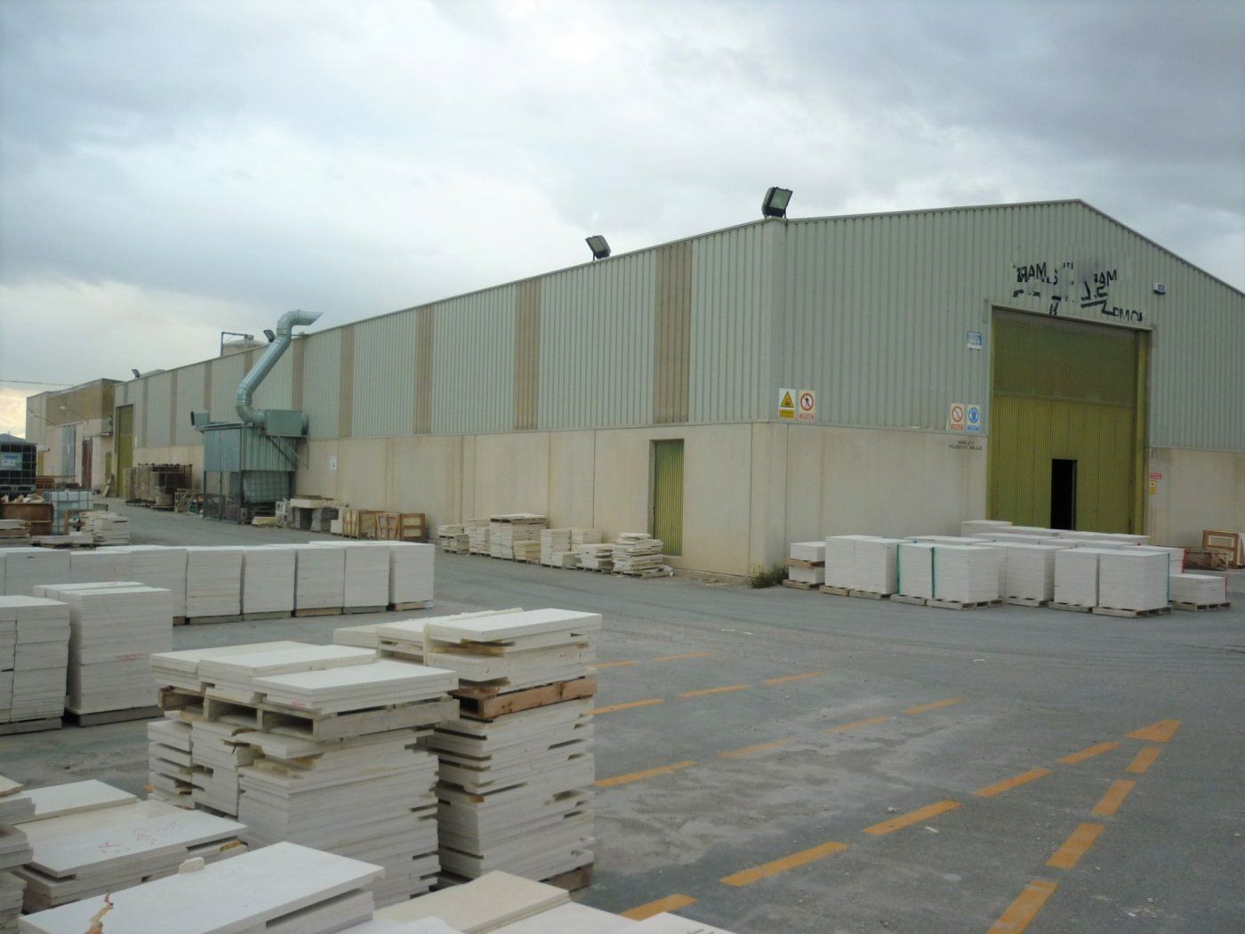 Exterior view of Industrial buildings for sale in Monforte del Cid