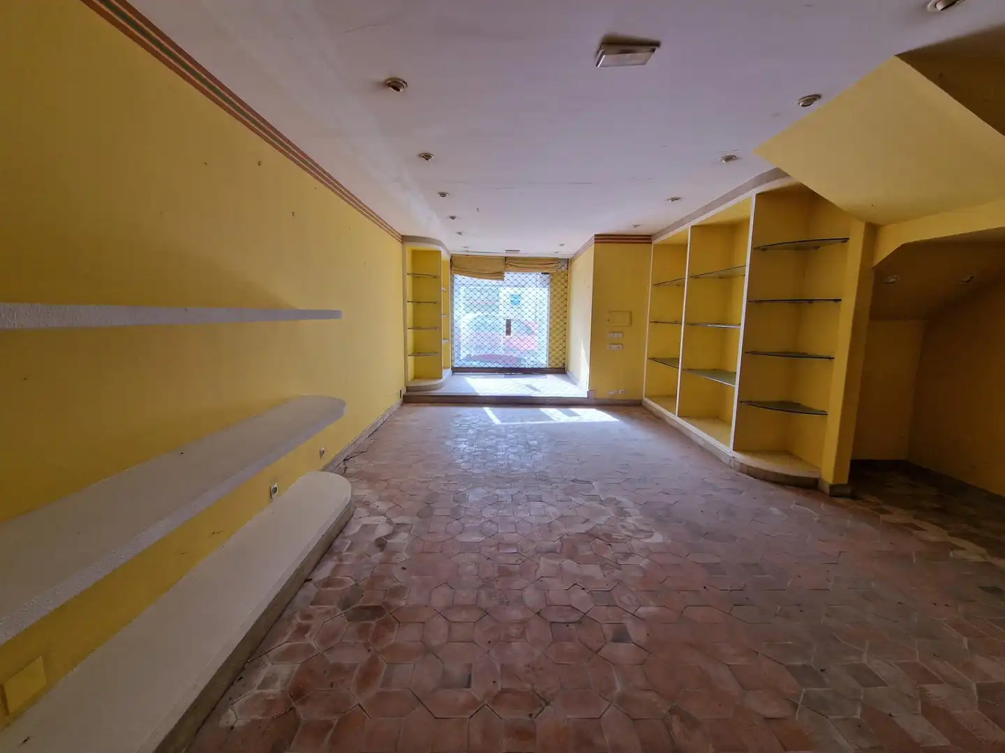 Gewerbefläche zum Verkauf in Calle Armando Cotarelo 29, imagen 9