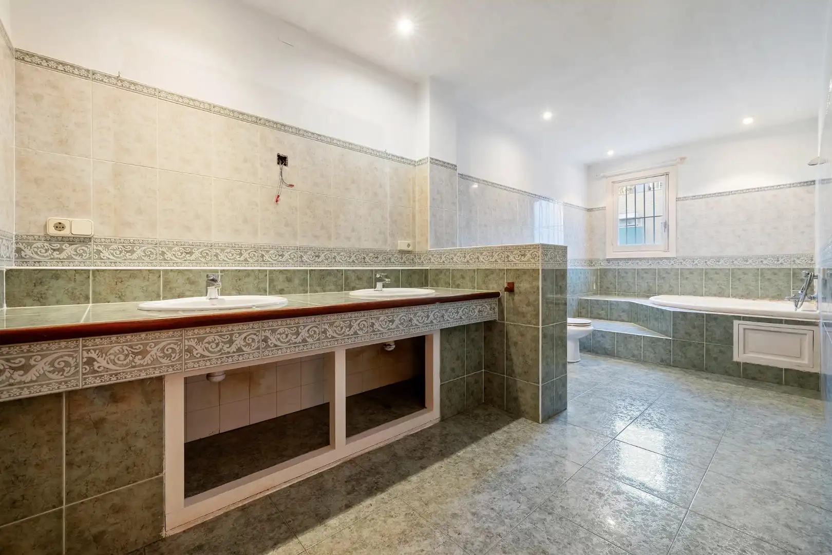 Badezimmer von Gebäude zum Verkauf in Tarragona