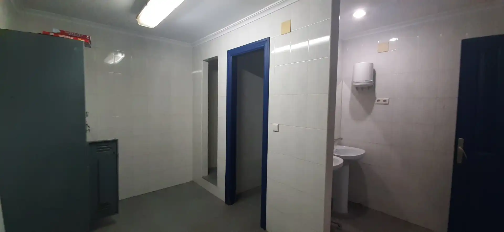 Baño de Nave industrial en venta en Catarroja