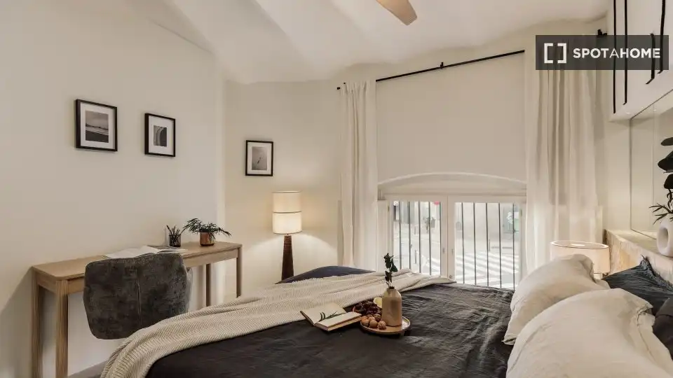 Schlafzimmer von Wohnung zur Miete in Barcelona mit Klimaanlage, Heizung und Möbliert
