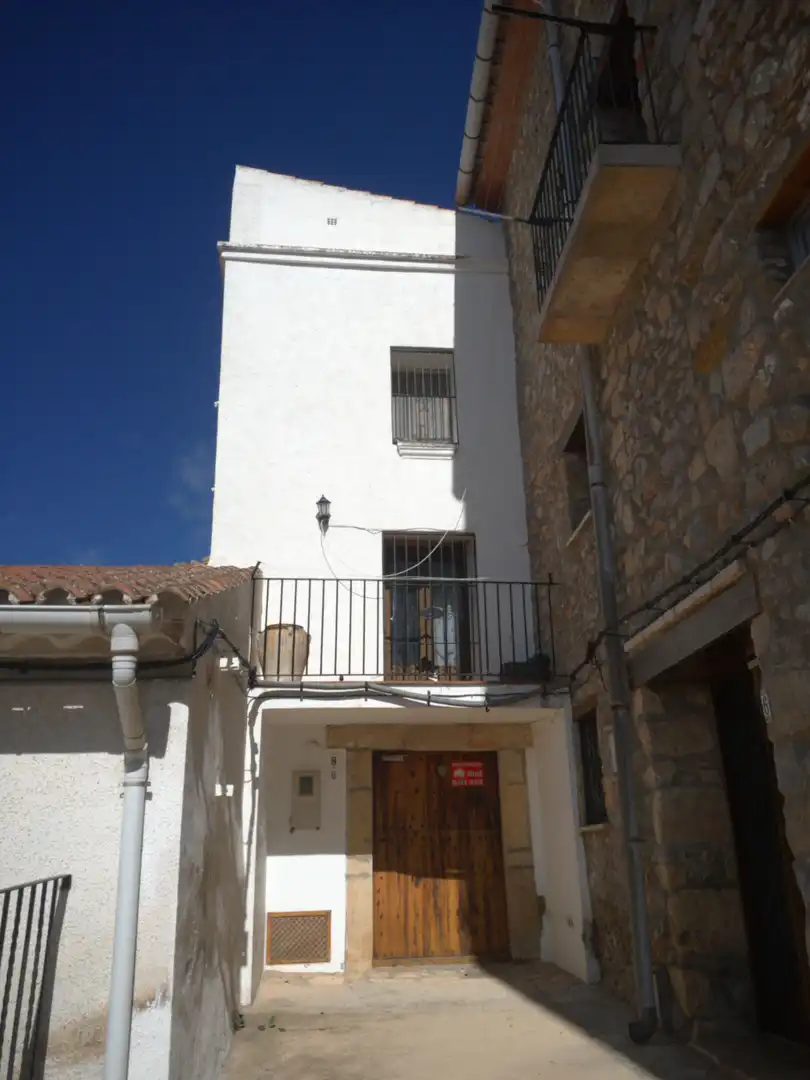 Vista exterior de Piso en venta en Chodos / Xodos