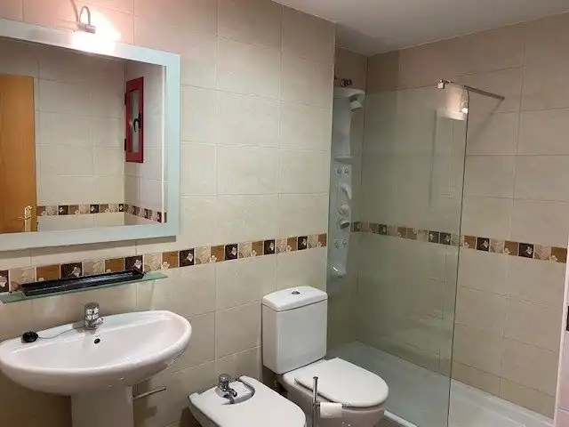 Bany de Apartament de lloguer en Murcia amb Aire condicionat, Calefacció i Traster