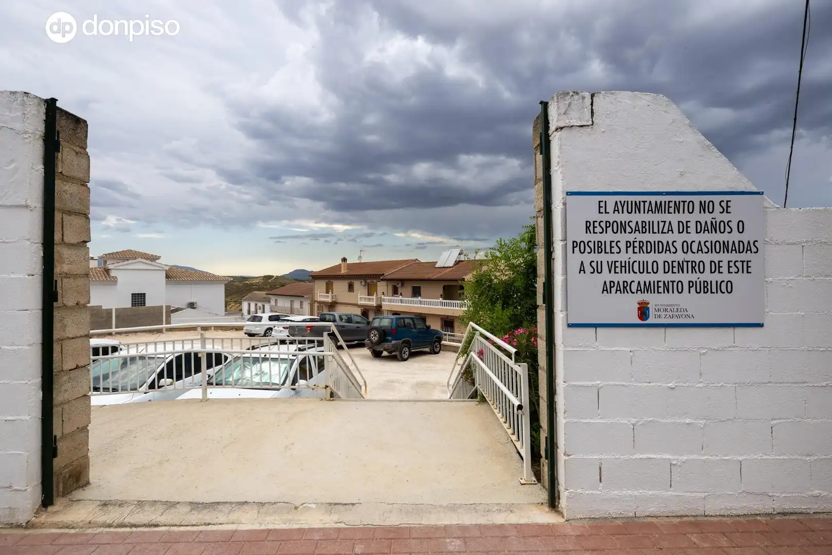 Parking of Detached homes for sale in Moraleda de Zafayona  with Air Conditioner, Heating and Terrace