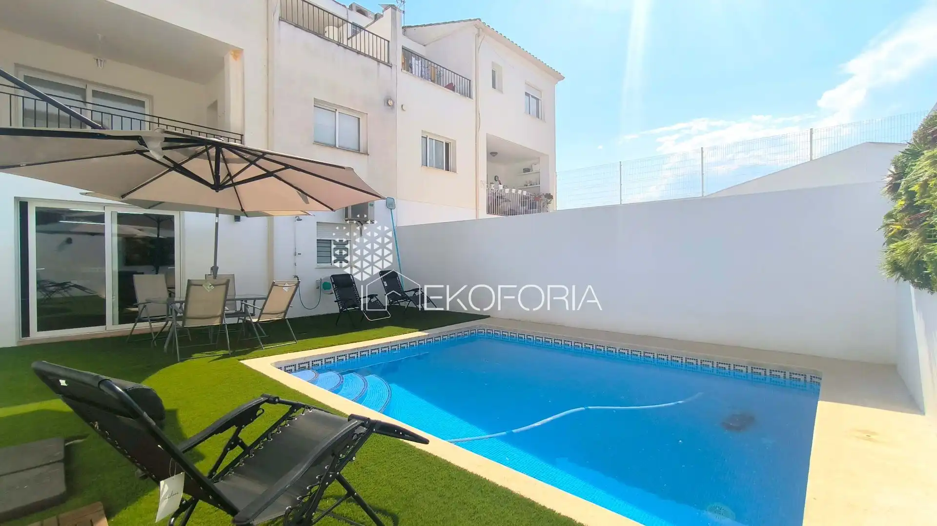 Piscina de Casa adosada en venta en Beneixida con Aire acondicionado, Calefacción y Jardín privado
