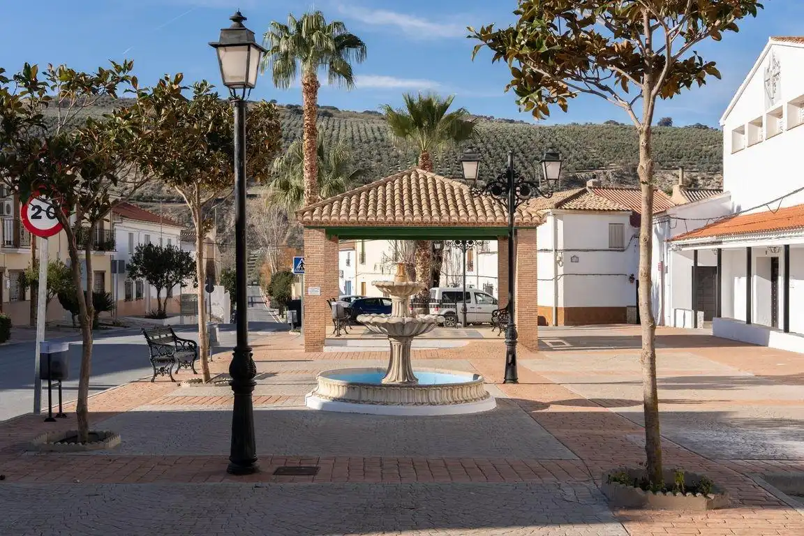 Vista exterior de Casa o xalet en venda en Cacín amb Balcó