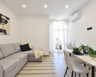 Living room of Flat for sale in  Barcelona Capital  with Air Conditioner, Terrace and Balcony