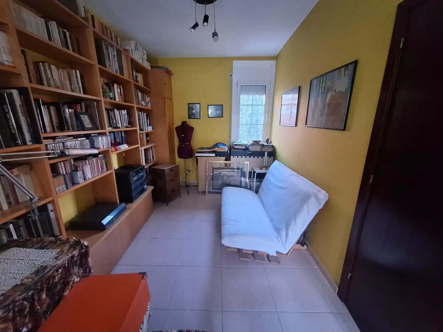 Sala de estar de Casa adosada en venta en Sabadell con Aire acondicionado, Jardín privado y Terraza