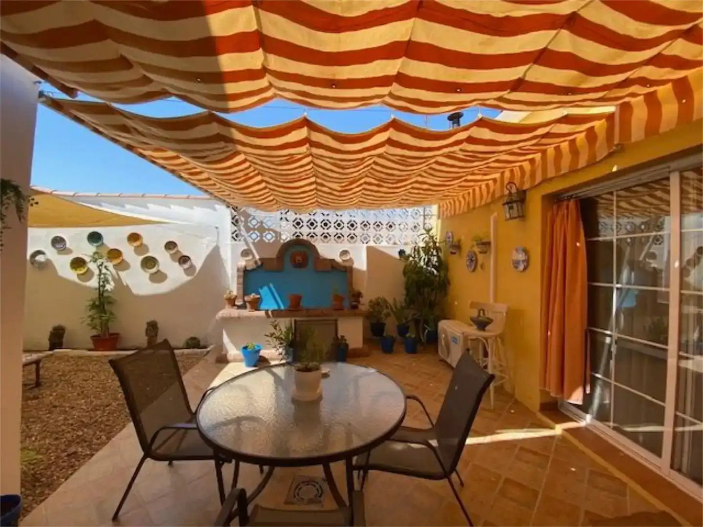 Terrassa de Casa adosada en venda en Valdetorres amb Aire condicionat, Traster i Piscina