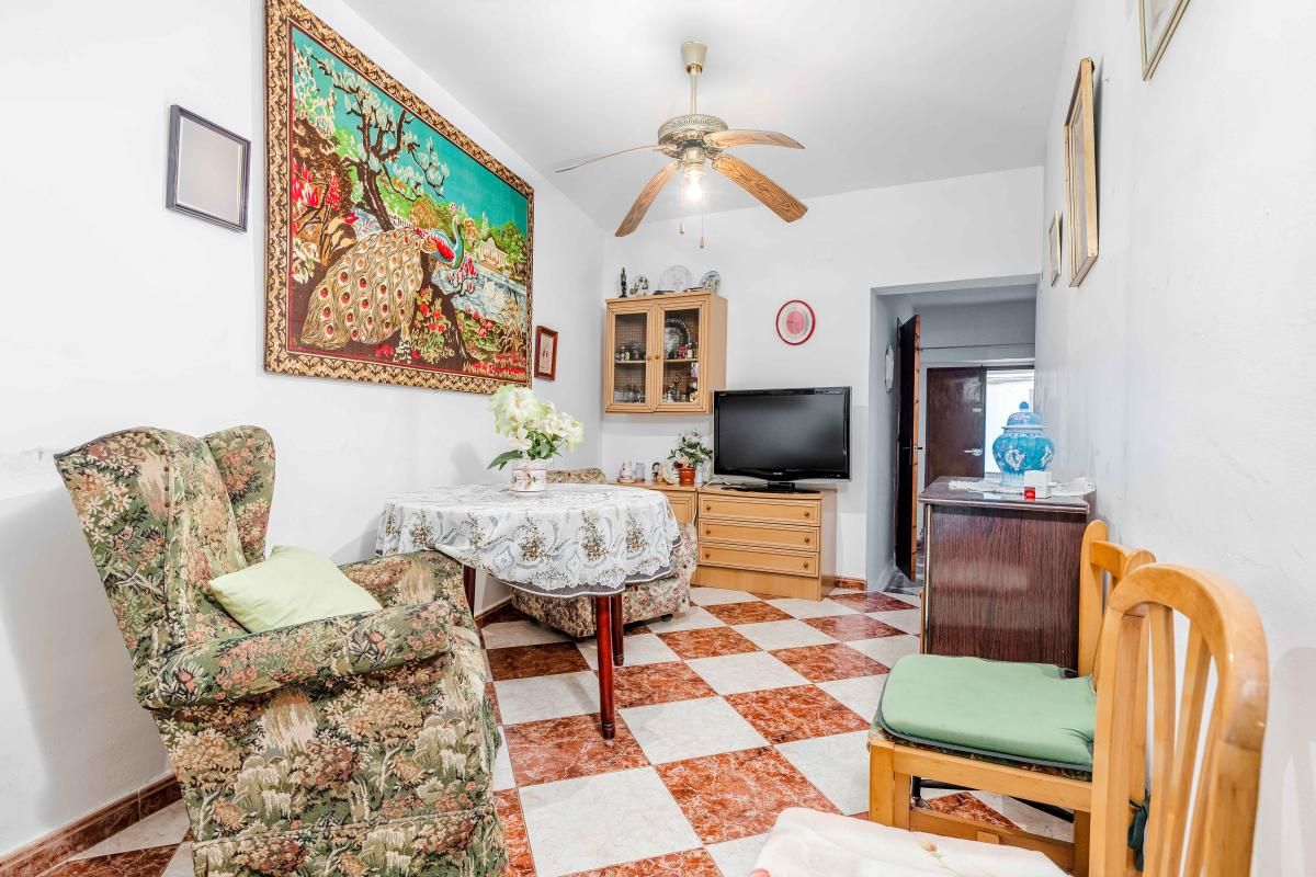 Living room of Single-family semi-detached for sale in Burguillos  with Air Conditioner, Heating and Private garden