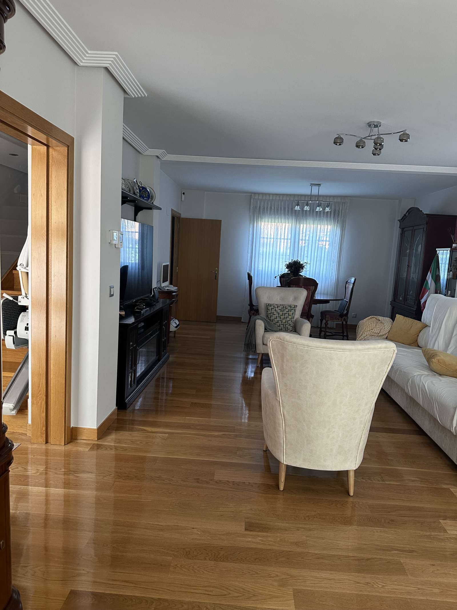 Living room of Flat to share in Loiu  with Air Conditioner, Heating and Terrace