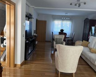 Living room of Flat to share in Loiu  with Air Conditioner, Heating and Terrace