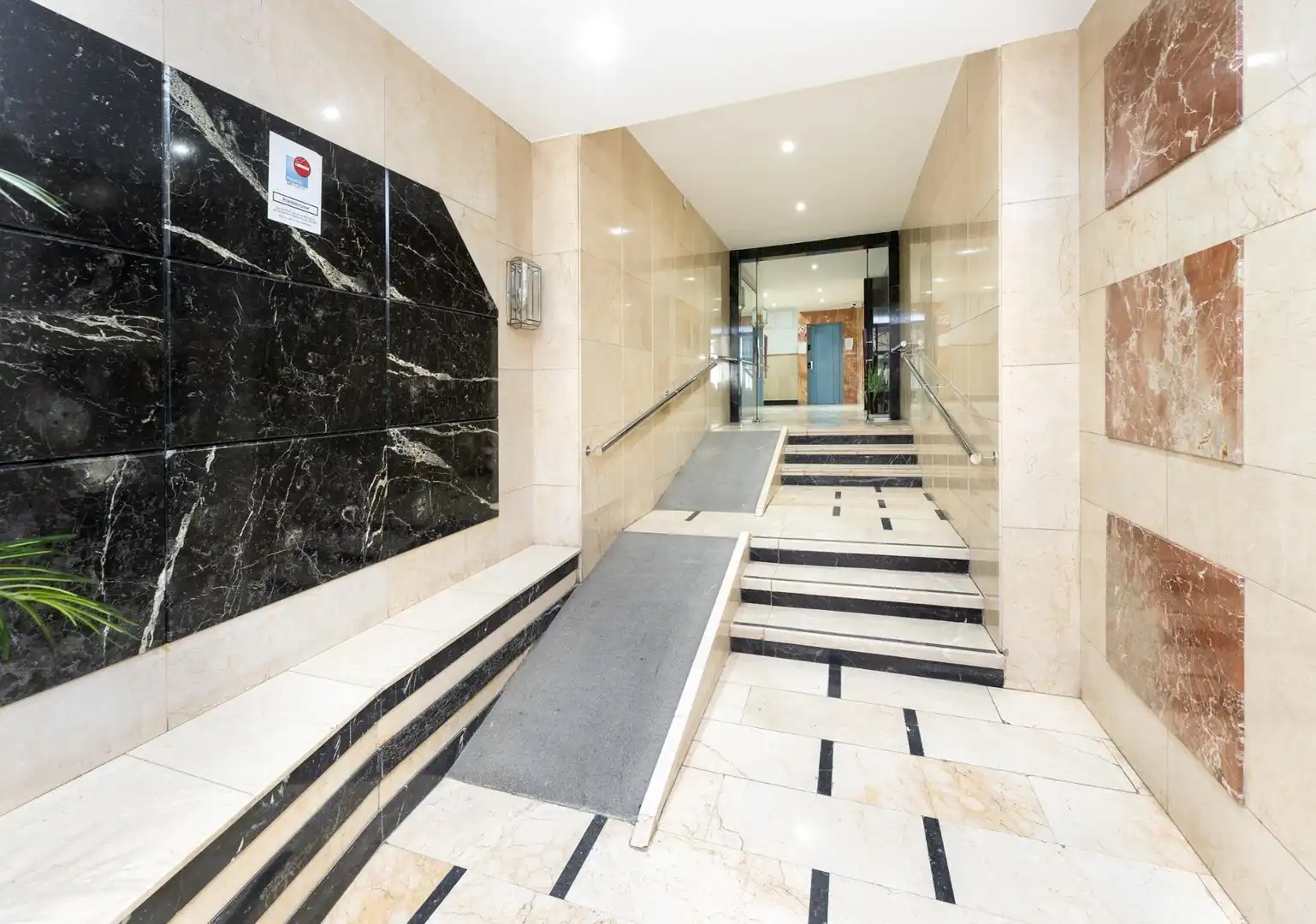 Piso en venta en Granada con Terraza