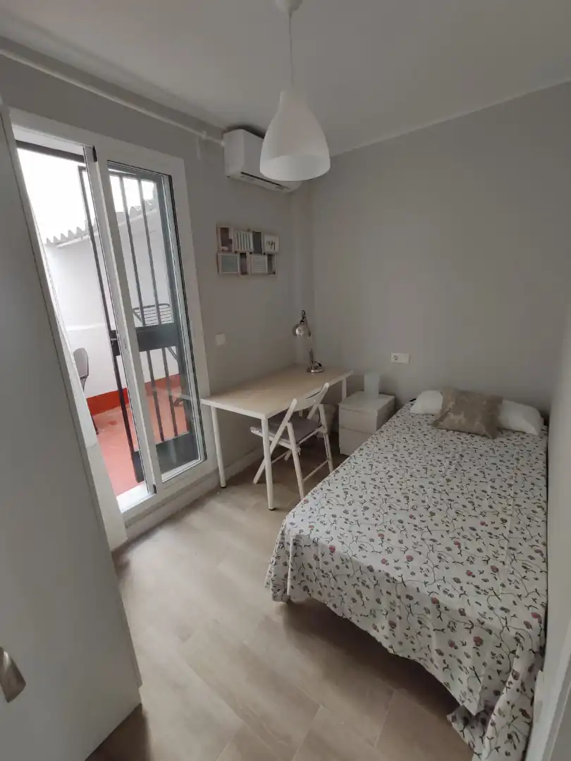 Habitación de Piso para compartir en Sevilla con Aire acondicionado, Amueblado y Horno